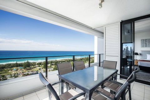 Ultra Broadbeach - Holiday Cairns 32