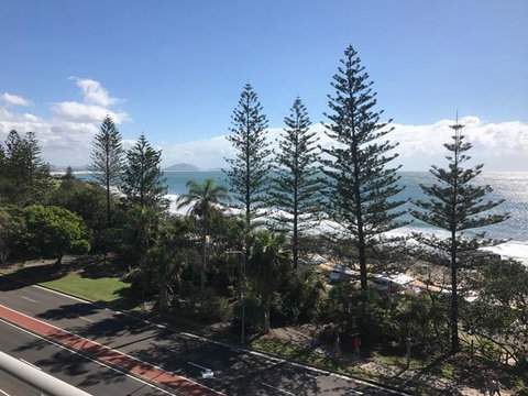 Northwind Beachfront Apartments - Holiday Cairns 10
