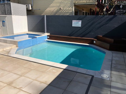 Northwind Beachfront Apartments - Holiday Cairns 9
