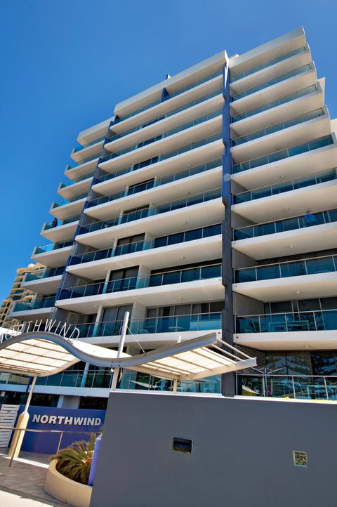 Northwind Beachfront Apartments - Holiday Cairns 7