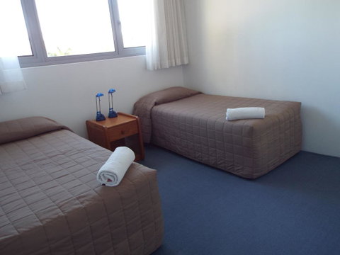 Northwind Beachfront Apartments - Holiday Cairns 17