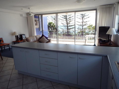 Northwind Beachfront Apartments - Holiday Cairns 19