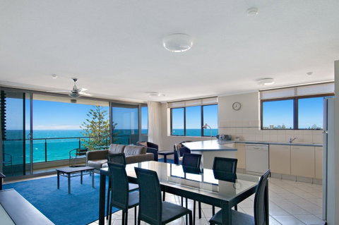 Northwind Beachfront Apartments - Holiday Cairns 4