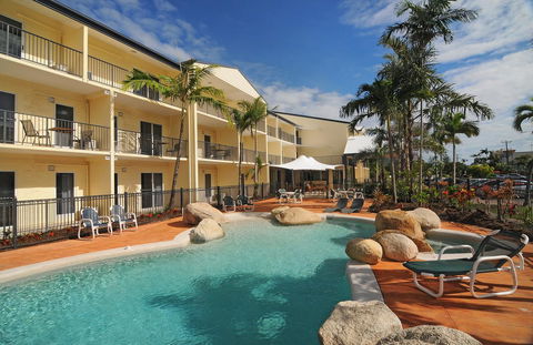 Cairns Queenslander Hotel & Apartments - Holiday Cairns 2