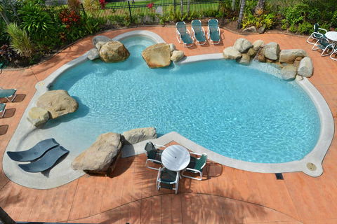 Cairns Queenslander Hotel & Apartments - Holiday Cairns 4