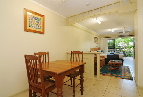 Cairns Queenslander Hotel & Apartments - Holiday Cairns 21