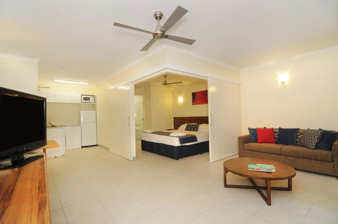 Cairns Queenslander Hotel & Apartments - Holiday Cairns 16