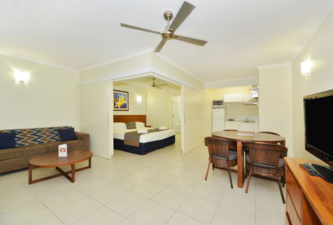 Cairns Queenslander Hotel & Apartments - Holiday Cairns 9