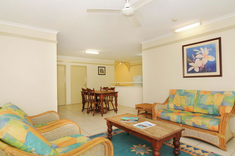 Cairns Queenslander Hotel & Apartments - Holiday Cairns 14
