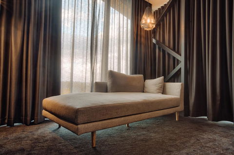 Eatons Hill Hotel - Holiday Cairns 13