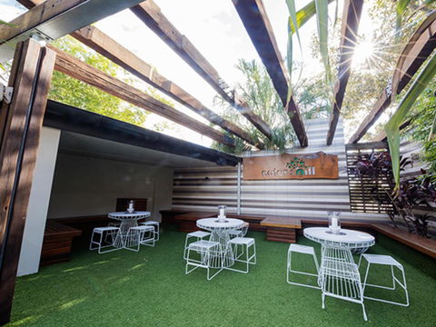 Eatons Hill Hotel - Holiday Cairns 39