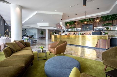 Eatons Hill Hotel - Holiday Cairns 7