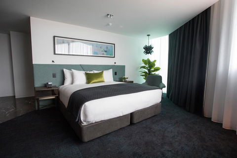 Eatons Hill Hotel - Holiday Cairns 41