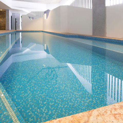 Eatons Hill Hotel - Holiday Cairns 1