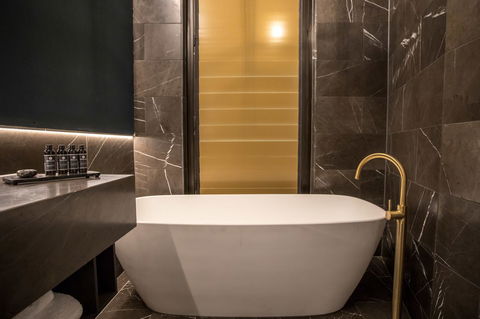 Eatons Hill Hotel - Holiday Cairns 27