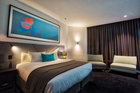 Eatons Hill Hotel - Holiday Cairns 12