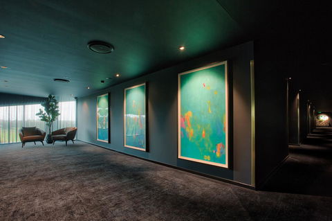 Eatons Hill Hotel - Holiday Cairns 9