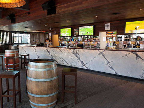 Eatons Hill Hotel - Holiday Cairns 38