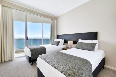 Pacific Views Resort - Holiday Cairns 3
