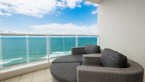 Pacific Views Resort - Holiday Cairns 0