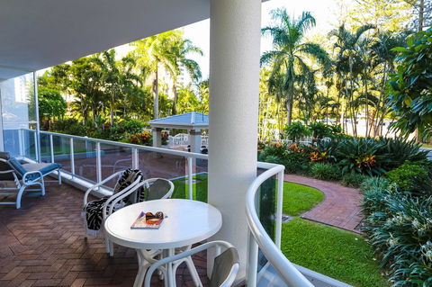 Oscar On Main Beach Resort - Holiday Cairns 24