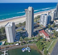 Capricorn One Beachside Holiday Apartments - Official - Holiday Cairns