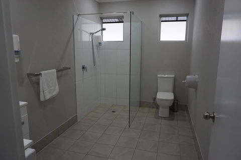 YAL Cairns - A Motel That Makes A Difference - Holiday Cairns 2