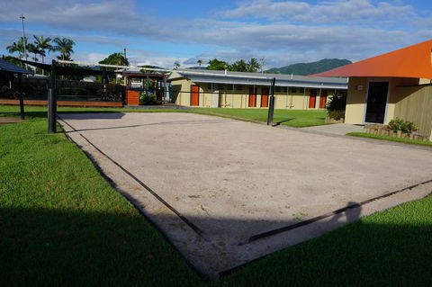 YAL Cairns - A Motel That Makes A Difference - Holiday Cairns 6