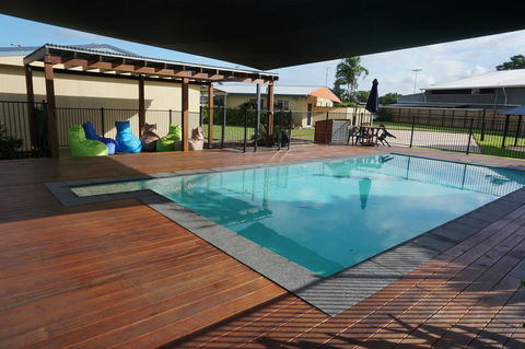 YAL Cairns - A Motel That Makes A Difference - Holiday Cairns 0