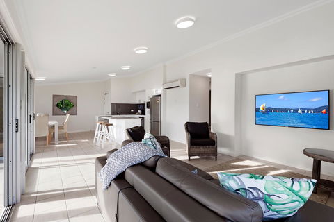 Oasis Apartments On Hamilton Island By HIHA - Holiday Cairns 33