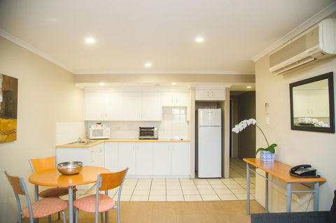 Cosmopolitan Motel & Serviced Apartments - Holiday Cairns 19
