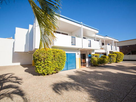 Cosmopolitan Motel & Serviced Apartments - Holiday Cairns 2