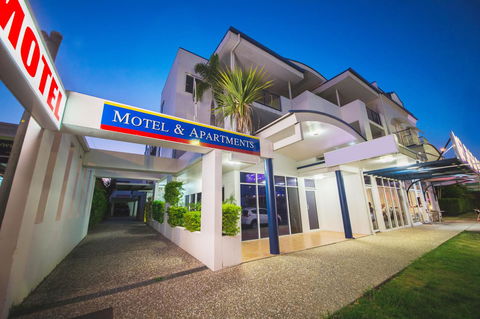 Cosmopolitan Motel & Serviced Apartments - Holiday Cairns 0