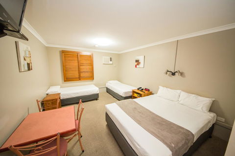 Cosmopolitan Motel & Serviced Apartments - Holiday Cairns 7