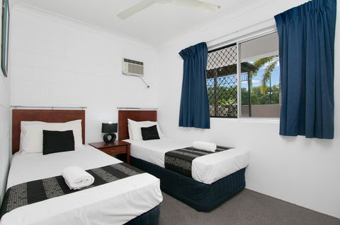 Cairns City Palms - Holiday Cairns 25