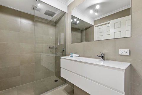 Dockside Apartments Mooloolaba - Holiday Cairns 22