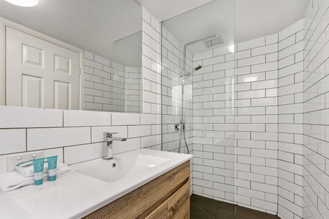 Dockside Apartments Mooloolaba - Holiday Cairns 2