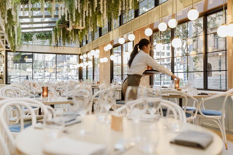 Mercure Brisbane King George Square - Holiday Cairns 10