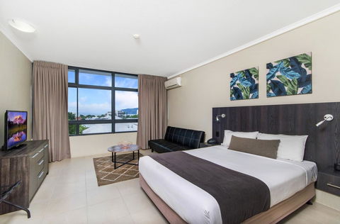 Sunshine Tower Hotel - Holiday Cairns 5