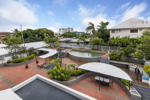 Sunshine Tower Hotel - Holiday Cairns 17