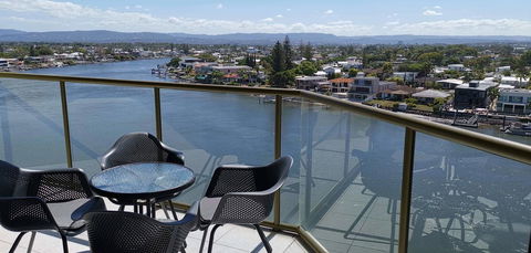Surfers Hawaiian Holiday Apartments - Holiday Cairns 5