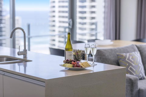 Wyndham Resort Surfers Paradise - Holiday Cairns 0