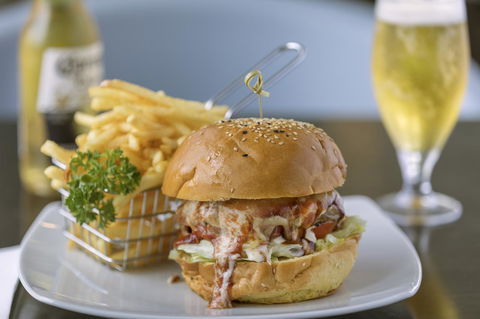 Wyndham Resort Surfers Paradise - Holiday Cairns 1