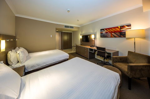 DoubleTree By Hilton Cairns - Holiday Cairns 12