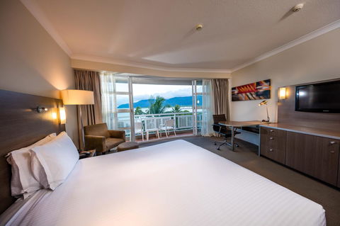 DoubleTree By Hilton Cairns - Holiday Cairns 26