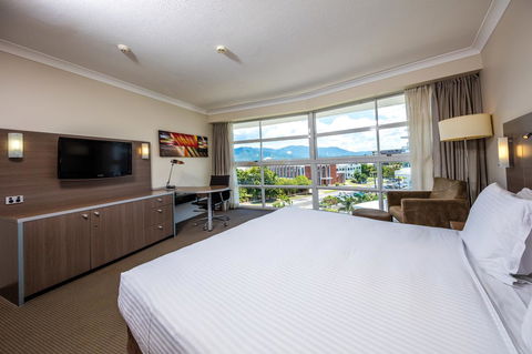 DoubleTree By Hilton Cairns - Holiday Cairns 11