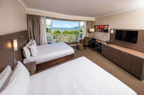 DoubleTree By Hilton Cairns - Holiday Cairns 28