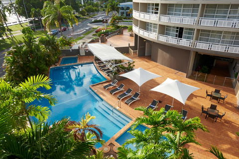DoubleTree By Hilton Cairns - Holiday Cairns 2