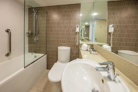 DoubleTree By Hilton Cairns - Holiday Cairns 36