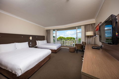 DoubleTree By Hilton Cairns - Holiday Cairns 30